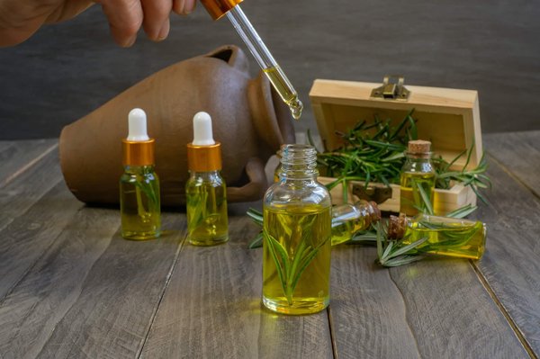 Opter pour des huiles essentielles naturelles : de quels bienfaits jouissons-nous ?